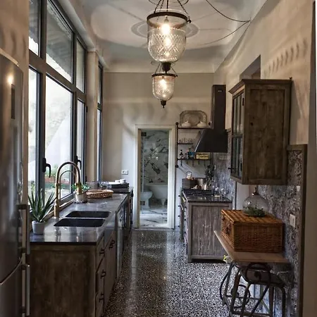 Casa Ella Bed & Breakfast 4*