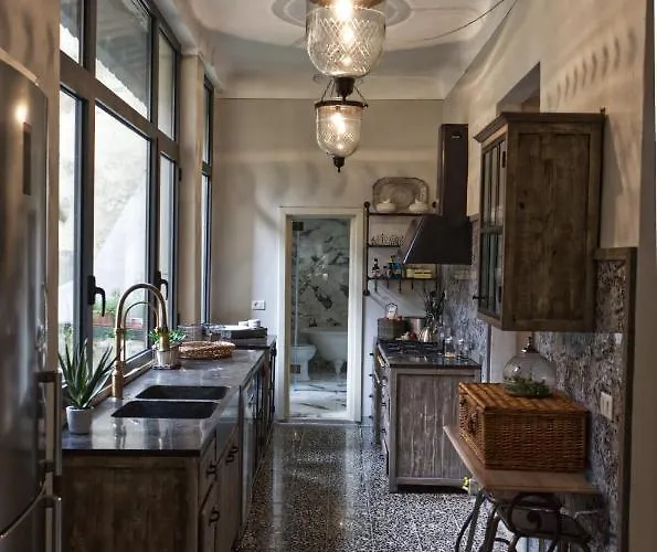 Casa Ella Bed & Breakfast 4*